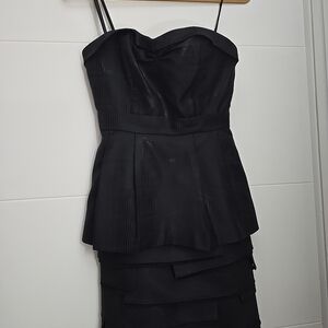 ​BCBGMAXAZRIA Black Textured Peplum Tiered Cocktail Dress - Size 2